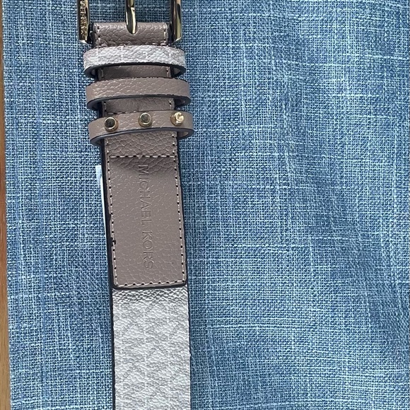Micheal Kors Belt - Picture 3 of 5